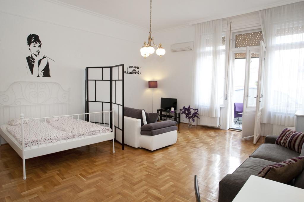 Alice Apartment Budapest Chambre photo
